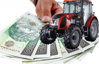 Traktor na pieniadzach