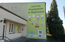 Mural na scianie budynku