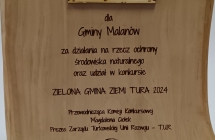 deska z wypalonym napisem