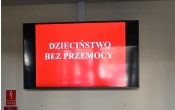 czerwony wyświetlacz z hasłem 